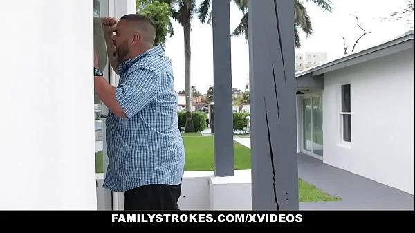 FamilyStrokes - Cute Stepsis (Sofie Reyez) Deepthroats Me While Stepdad's Gone