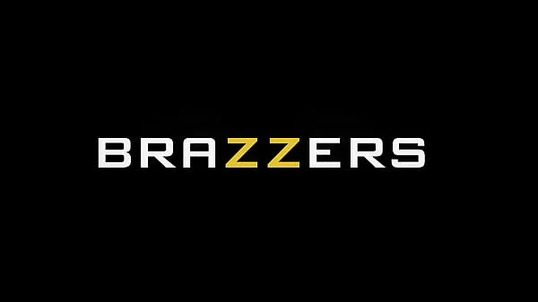 Luxury Girl's Webcam Cock Ride - Luxury Girl / Brazzers  / stream full from www.zzfull.com/webcam