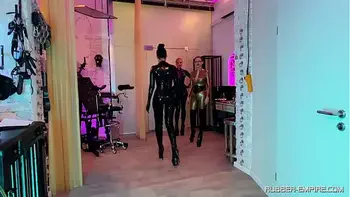 Fuck hole and living toilet for the mistresses