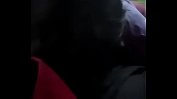 Se la chupo y cogemos en el bus