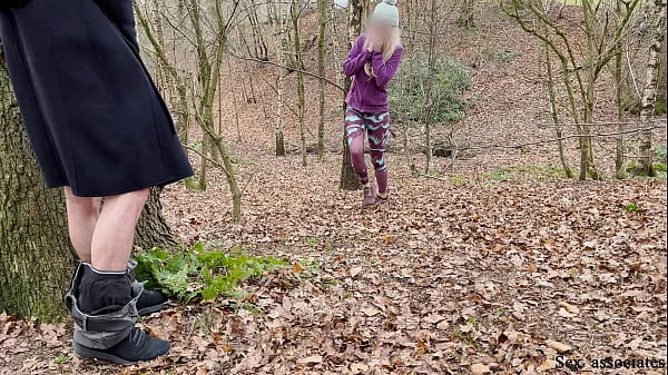 LUCKY Exhibitionist: Got free blowjob from a stranger hiking in the woods