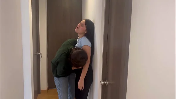Mi jefa y yo nos tocamos en la reunion de la oficina, ella me dio lengua muy rico!
