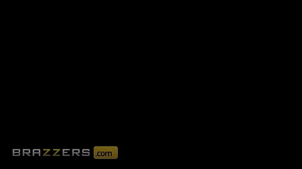 Stunning Blond Babes Savannah Bond And Kayley Gunner Are Already Wet For Charles Dera - Brazzers