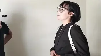 Kimiko went to visit a new room for rent and was not forgiven