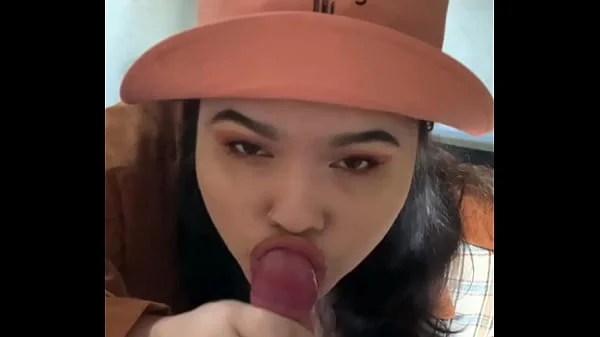 My boyfriend’s dick isn’t huge, but his cumshots definitely are