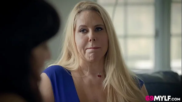 Syren De Mer, Karen Fisher Her Swapping Needy Boyz