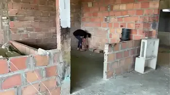 le follo por primera vez el enorme coño de mi patrona y me corro dentro de el