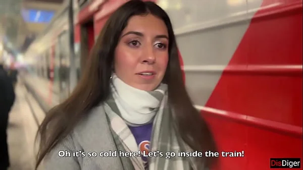 Hottie offered the waiter a train ride with her and Anal sex