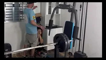 Patrão fode sua funcionária por promoção