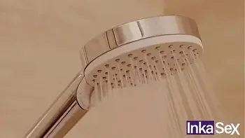 Milf enseña a tener sexo por primera vez a sus Hijastros