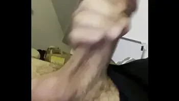 Belle branlette d'une grosse queue arabe humide / Nice handjob from a big wet Arab cock