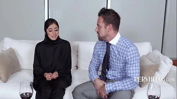 White Employee Rizzes Busty Arab Bosses Daughter - Ella Knox | PervHijab