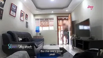 I received the delivery guy without panties and asked him to put the medicine on my foot