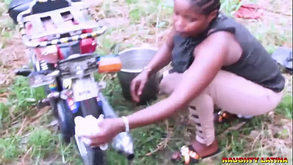 AFRICAN CHEATING HUNTER'S WIFE CAUGHT FUCKING A GHETTO PORNSTAR IN AN UNCOMPLETED HOUSE