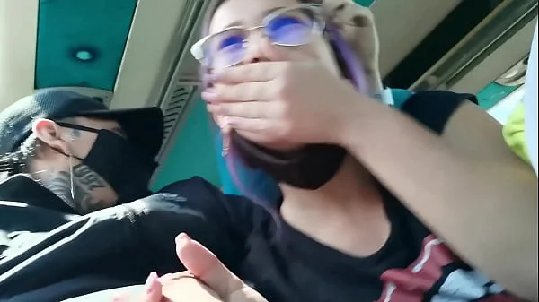 kattyblake da mamada babosa y follada en bus de copetran rumbo al peñon de guatape