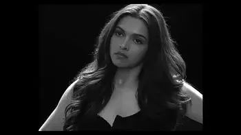 Kareena Deepika other heroine expressions