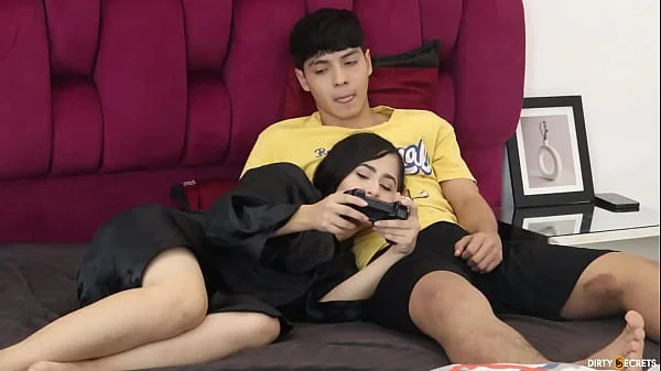 MY STEP SISTER STAYS IN MY ROOM AND SUCKS MY COCK