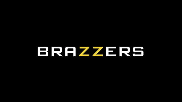 A Very Brazzers XXXmas Part 1 Jennifer White, Cubbi Thompson / Brazzers/ Enter XVPROMO on official site for discount