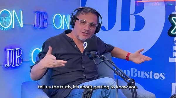 Little kinky Colombian Mayraoficial cums on the Sybian machine - Juan Bustos Podcast