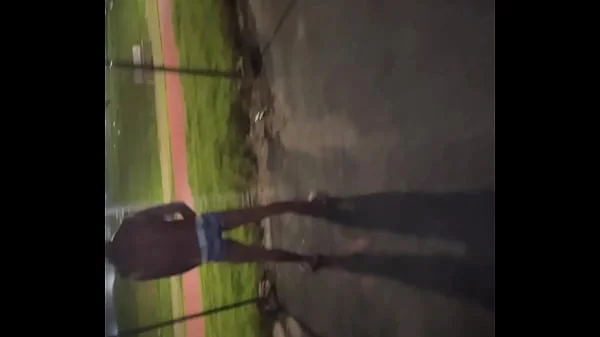 Vazou na net! Veja o que esse grupo de jovem fizeram no meio da rua!