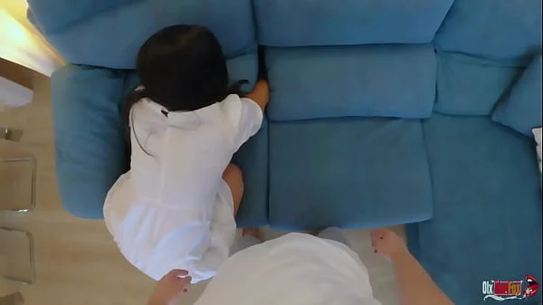 Stepmom Stuck In The Couch, I Fucked Her Ass Before Helping