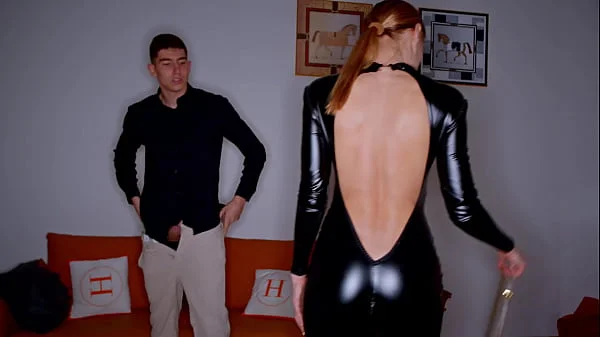 Domina con traje de látex Kitana Lure castiga y folla a Brady Bud