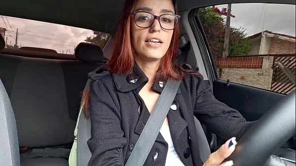 Casada e Motorista de aplicativo pega passageiro se masturbando por trás!