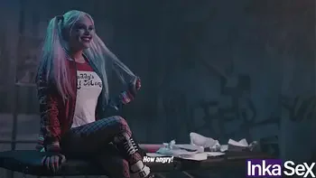 Superman destroza el ano a Harley Quinn y le hace un creampie en el ano.