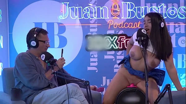 Veritoaguas with huge tits rides the machine and begs to be spanked