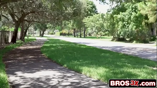 Jogger Chases Latina Hottie Home for a Hardcore Surprise