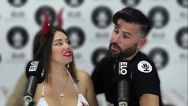 Sara Blonde in the spicy room of the Argentine ELO PODCAST - FULL INTERVIEW