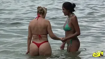 Flagra na Praia - Hellen Eloa - Mirella Mansur - El Toro de Oro - Paty Bumbum