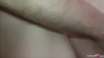 German Threesome - Zwei Geile 18yr Teens ficken zusammen einen Typen in FFM