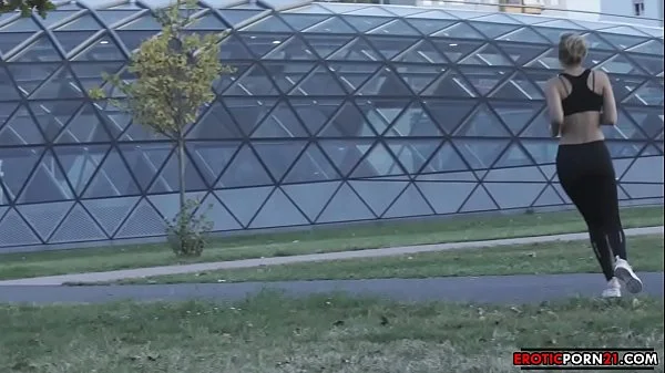 Anal sex for a runner babe