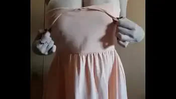 amateur teen shows huge boobs