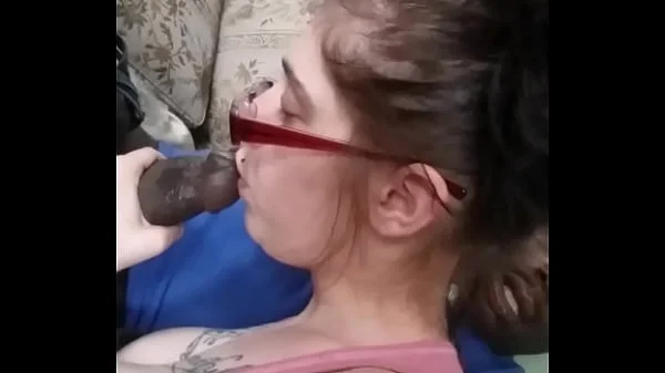 Bigtit White girl sucking bbc