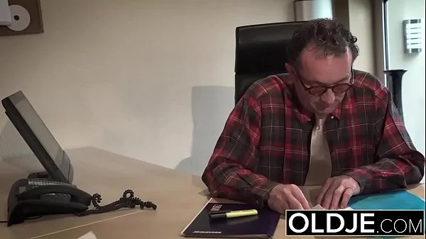 Bubble butt young beauty fucked during job interview