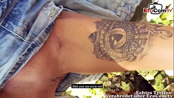 Blonde kurze haare tattoo Milf hat EroCom Date öffentlich und wird abgeschleppt zum Date