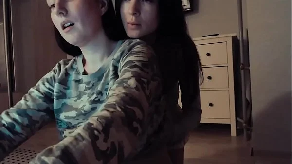 Cute Girls Dancing...