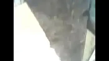 espiando bajo faldas