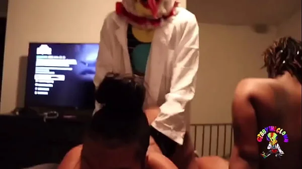 Fucking my GF while her friend watches lifetime