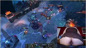 I Show My Stretched Butthole While I Play League Of Legends #17 Luna With Gamer Girl And Deutsche Amateure