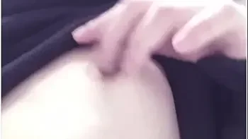 Bed Gasm In 寝起きちくひスウェットの上から乳首ホチッ 貧乳オtニー Japanese Nipple Masturbation In Bed Orgasm