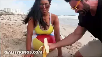 Jenna Foxx Titfucks Charles Deras Cock Until It Pokes In & Out Of Her Hungry Mouth