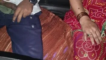 Kinky Indian Cab Driver Fucks Desi Wife in Car - Taboobreakers HD Homemade