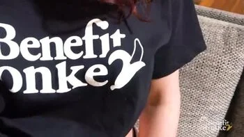 Hairy Pussy Teen Esluna Love Sucks Cock & Gets Fingered in Dirty Homemade Blowjob Video