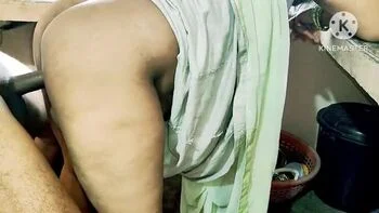 Desi Bhabhi Hardcore Fuck By Neighbour Boy - Rough Sex In Kitchen