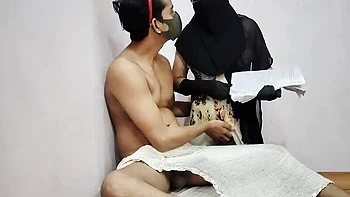 Yourbijli Rough Desi Muslim Lady Hardcore Doggy Style Blowjob and Piss Viral MMS