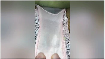 Trusiki Vsі Mokrі Na Pershіi Hvilinі. Volohata Yaponska Lubitelka Masturbue [domashne]