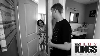 Big Booty Stepmom Mandy Muse Begs Stepson For Deep Creampie - Blowjob & Doggystyle Fuck